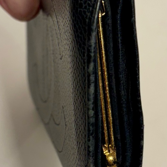 CHANEL BLACK CAVIAR LEATHER BI-FOLD WALLET KISS LOCK COIN PURSE PROJECT PIECE - Picture 13 of 16